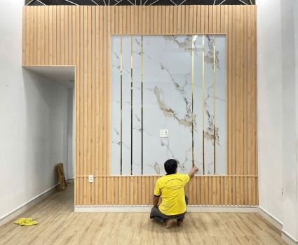 Sàn Nhựa Hèm Khóa Và Vách Ngăn Ti Vi Tại Chánh Hưng