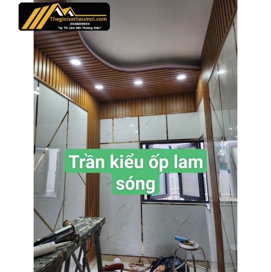 Trần ốp lam sóng nhựa 